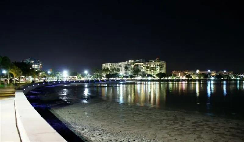 North Cove Waterfront Suites Cairns