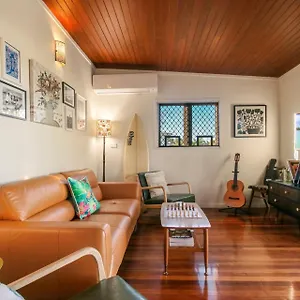 Holiday home Edmund Street 47, Shelly Caloundra